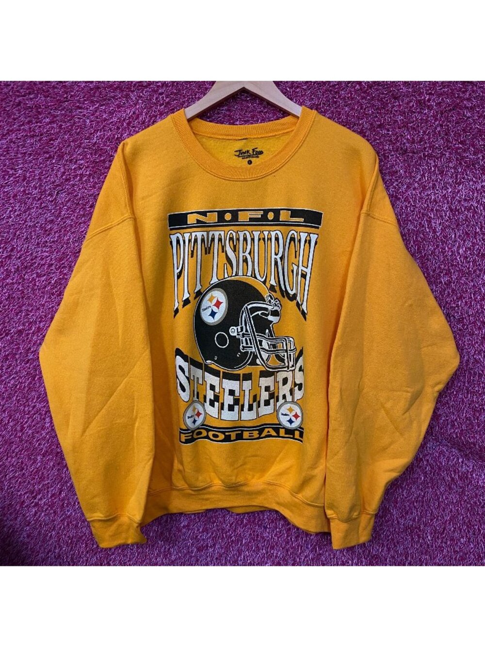 Junk Food Clothing Pittsburgh Steelers Helmet crewneck size Large